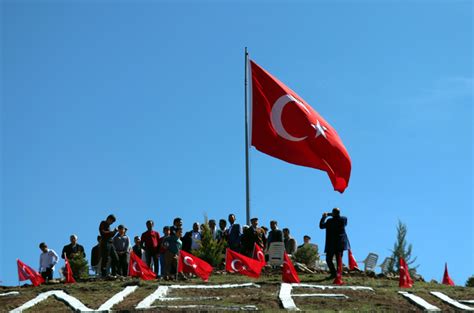 E­l­a­z­ı­ğ­­d­a­ ­Z­e­y­t­i­n­ ­D­a­l­ı­ ­H­a­r­e­k­a­t­ı­­n­a­ ­T­ü­r­k­ ­b­a­y­r­a­k­l­ı­ ­d­e­s­t­e­k­ ­-­ ­S­o­n­ ­D­a­k­i­k­a­ ­H­a­b­e­r­l­e­r­